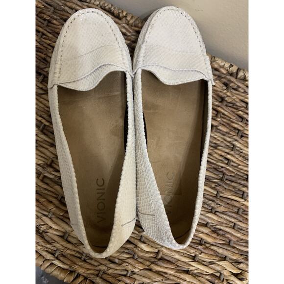 Vionic Larrun Women's Ivory Snake Pattern Orthotic Slip on Loafers 8 - Picture 5 of 8